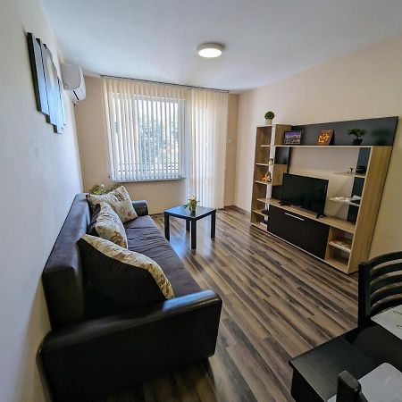 Emalena Apartment Varna Exteriör bild