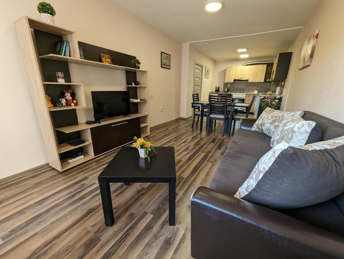 Emalena Apartment Varna Exteriör bild
